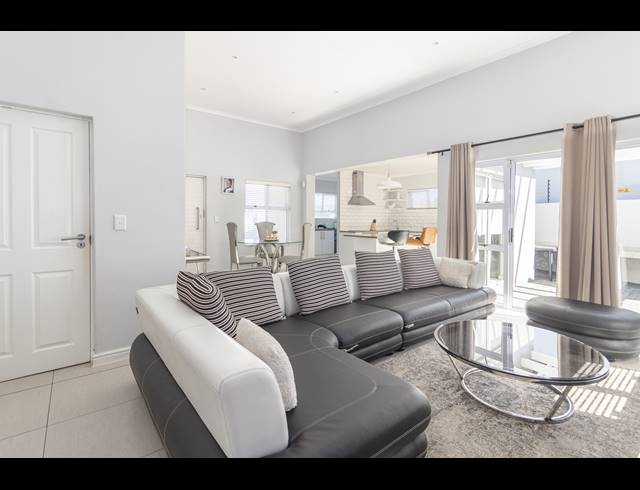 3 BEDROOM FREEHOLD FOR SALE IN PARKLANDS NORTH